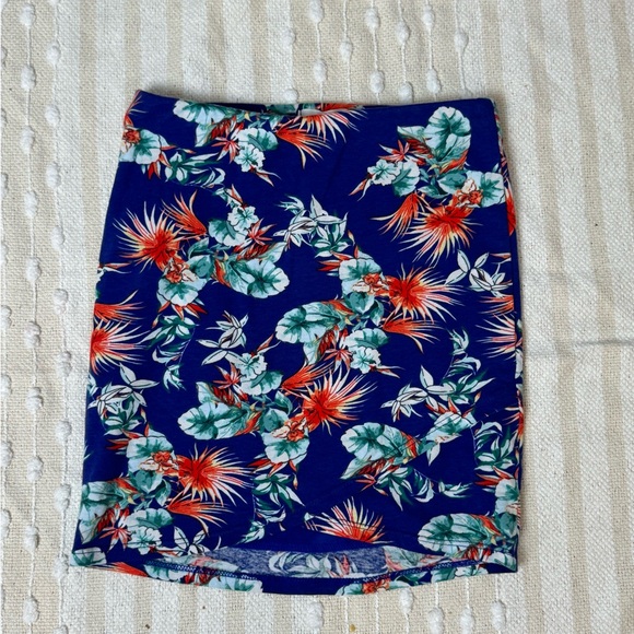 Lush Hawaiian floral mini skirt stretch blue cross over front size small - Picture 4 of 9
